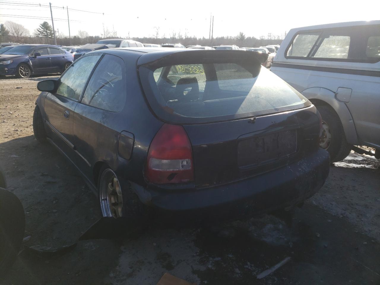 Photo 3 from auction – 2000 HONDA CIVIC DX with VIN 2HGEJ6349YH100840