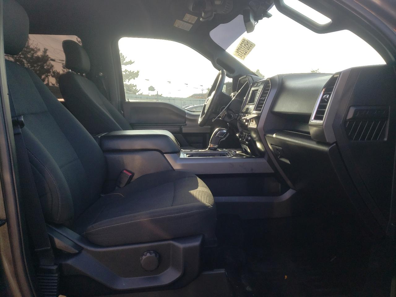 Photo 5 from auction – 2015 FORD F150 SUPER with VIN 1FTEW1EGXFFC95677