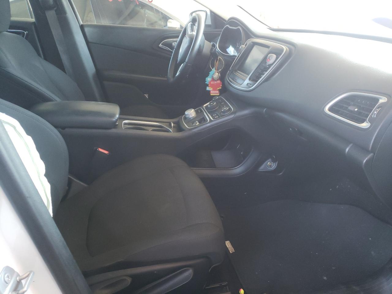 Photo 5 from auction – 2016 CHRYSLER 200 LIMITE with VIN 1C3CCCAG6GN171838