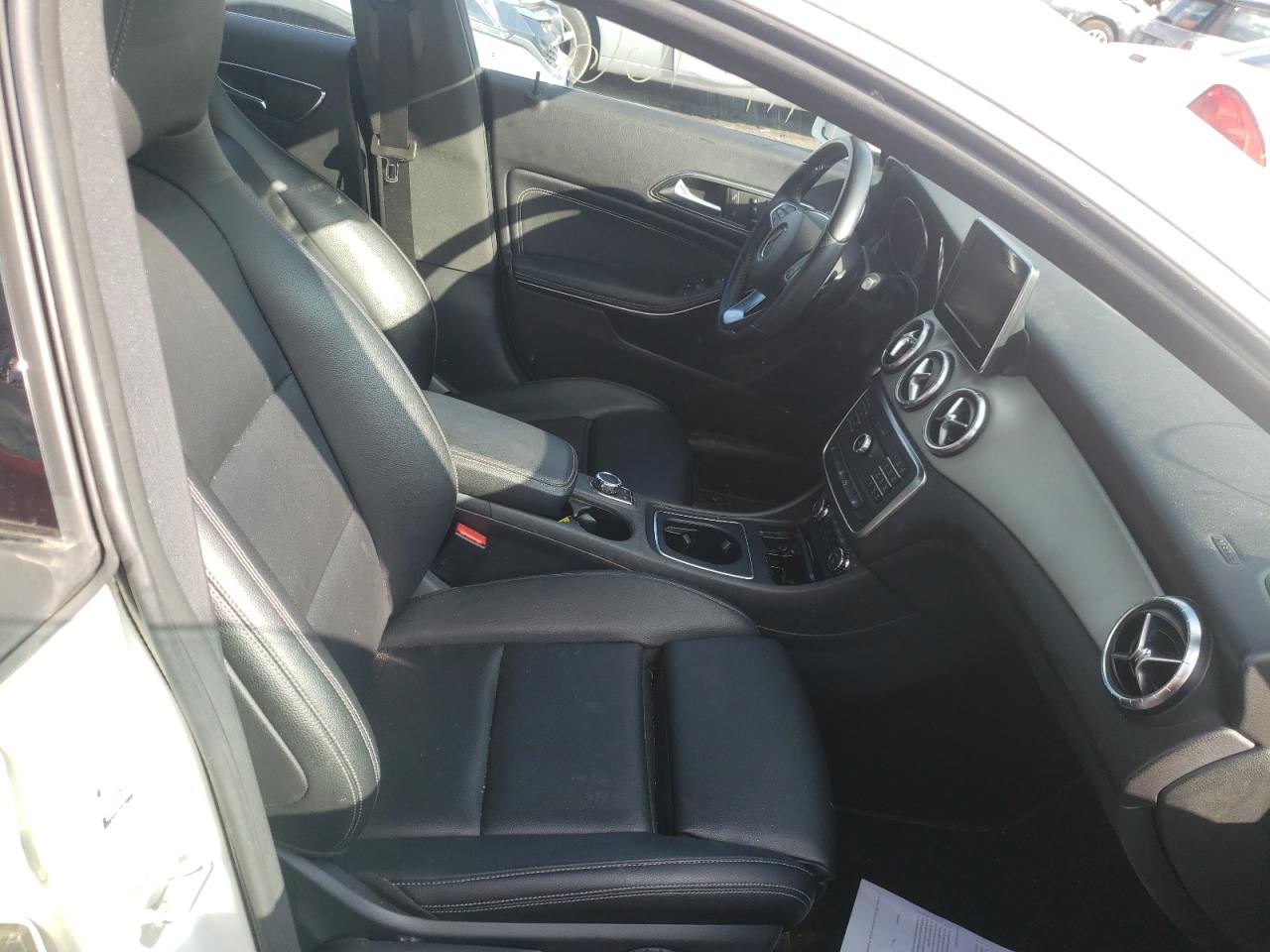 Photo 5 from auction – 2016 MERCEDES-BENZ CLA 250 with VIN WDDSJ4EB2GN341328
