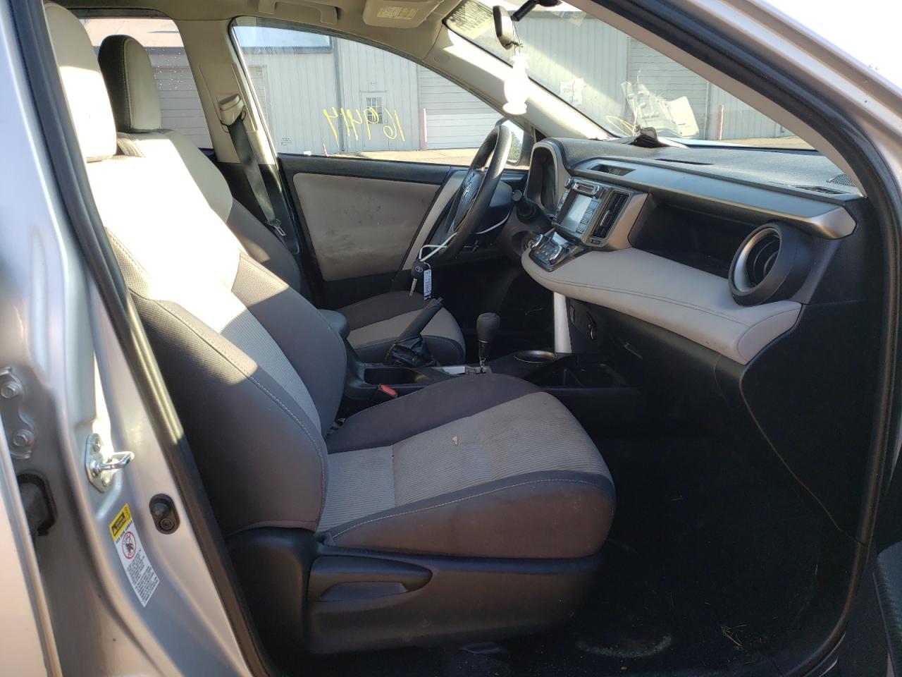 Photo 5 from auction – 2014 TOYOTA RAV4 XLE with VIN 2T3RFREV0EW198581