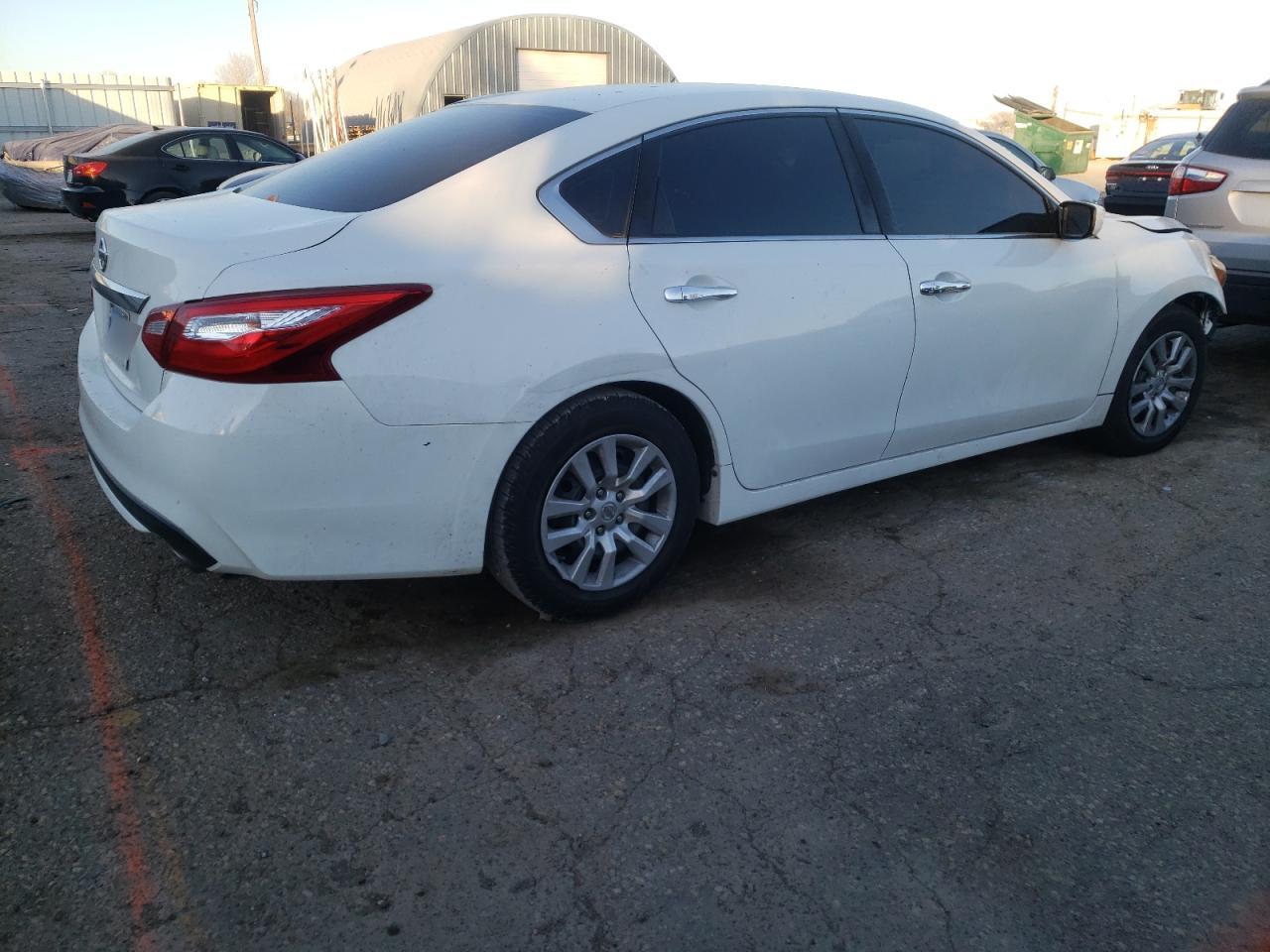 Photo 4 from auction – 2016 NISSAN ALTIMA 2.5 with VIN 1N4AL3AP5GN320491