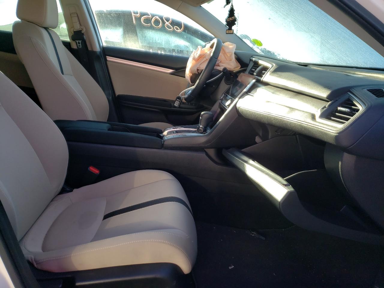 Photo 5 from auction – 2017 HONDA CIVIC EX with VIN 19XFC2F73HE071259