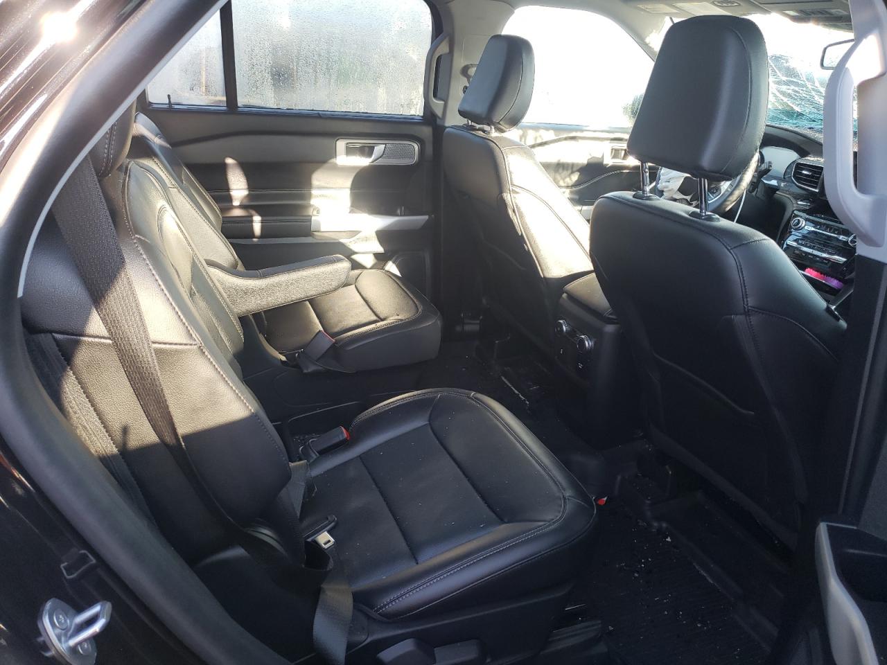 Photo 6 from auction – 2021 FORD EXPLORER L with VIN 1FMSK7FH3MGA45967
