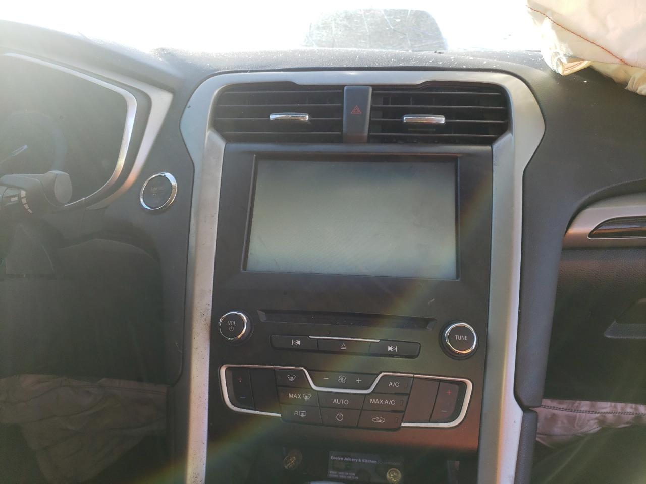 Photo 9 from auction – 2016 FORD FUSION SE with VIN 3FA6P0H9XGR366394