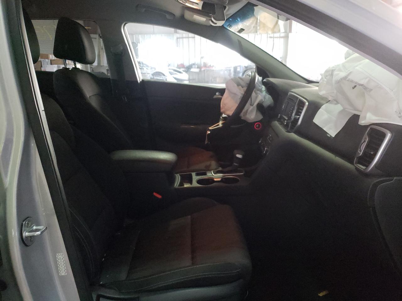 Photo 5 from auction – 2017 KIA SPORTAGE L with VIN KNDPMCAC7H7186796