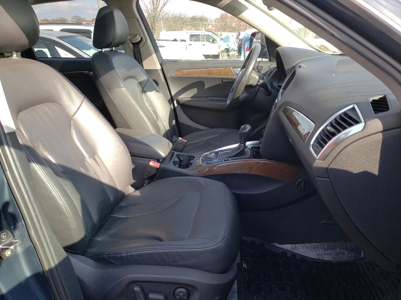 Photo 5 from auction – 2010 AUDI Q5 PREMIUM with VIN WA1LKAFP3AA033310
