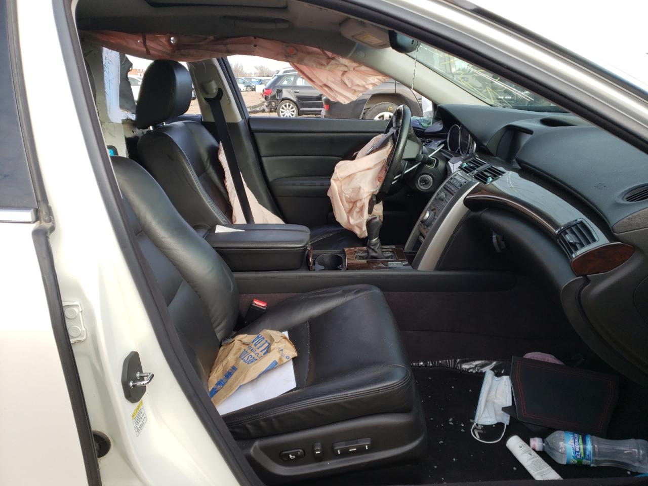 Photo 5 from auction – 2011 ACURA RL with VIN JH4KB2F69BC000122