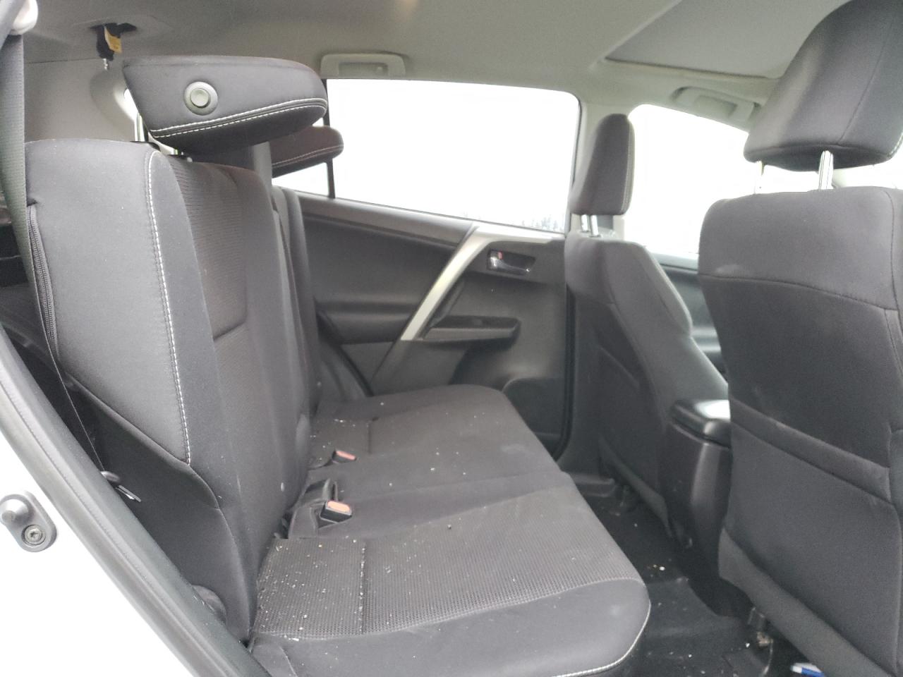 Photo 6 from auction – 2017 TOYOTA RAV4 XLE with VIN 2T3RFREV1HW639526