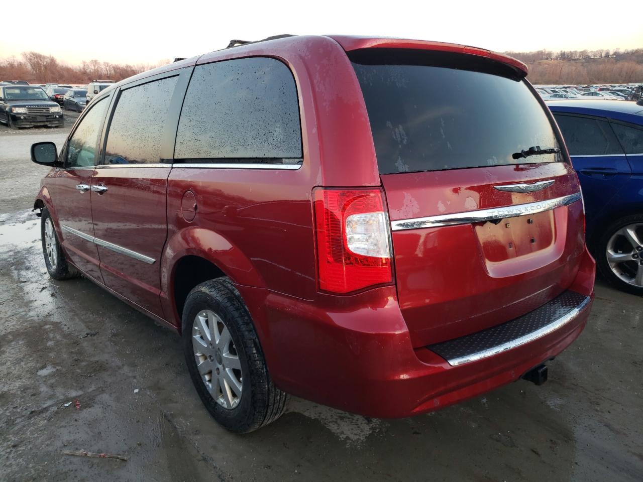 Photo 3 from auction – 2011 CHRYSLER TOWN & COU with VIN 2A4RR8DG1BR613993