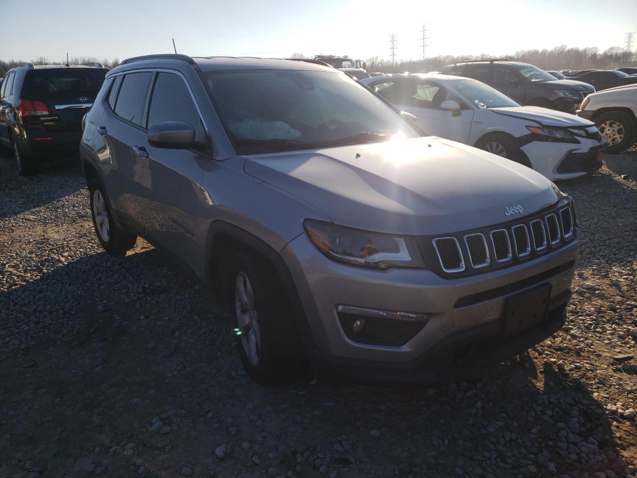 JEEP COMPASS LA 2018 with VIN 3C4NJDBB5JT393104 - Photo from auction