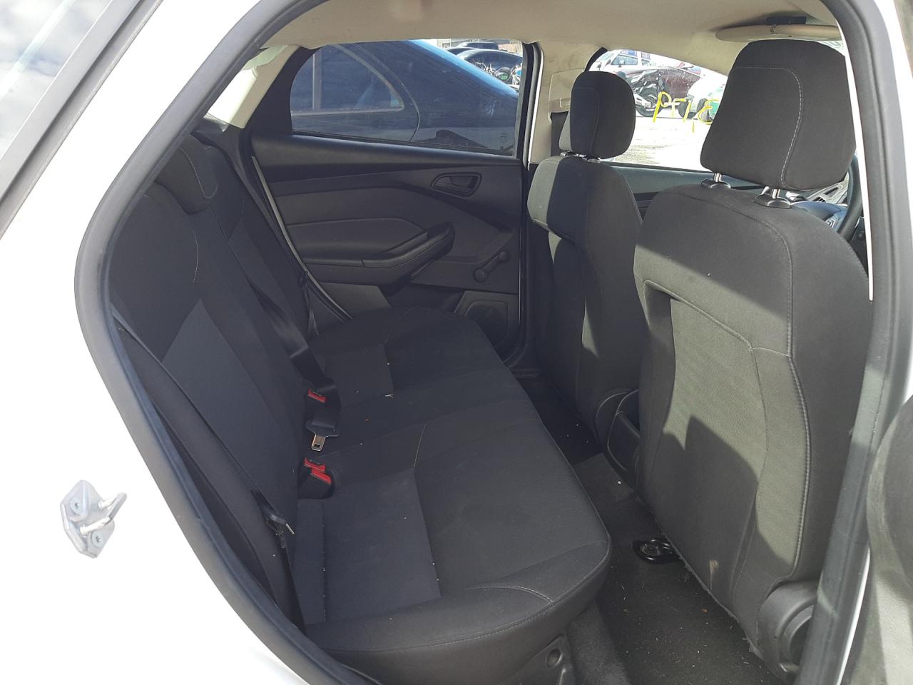 Photo 6 from auction – 2015 FORD FOCUS S with VIN 1FADP3E26FL275510