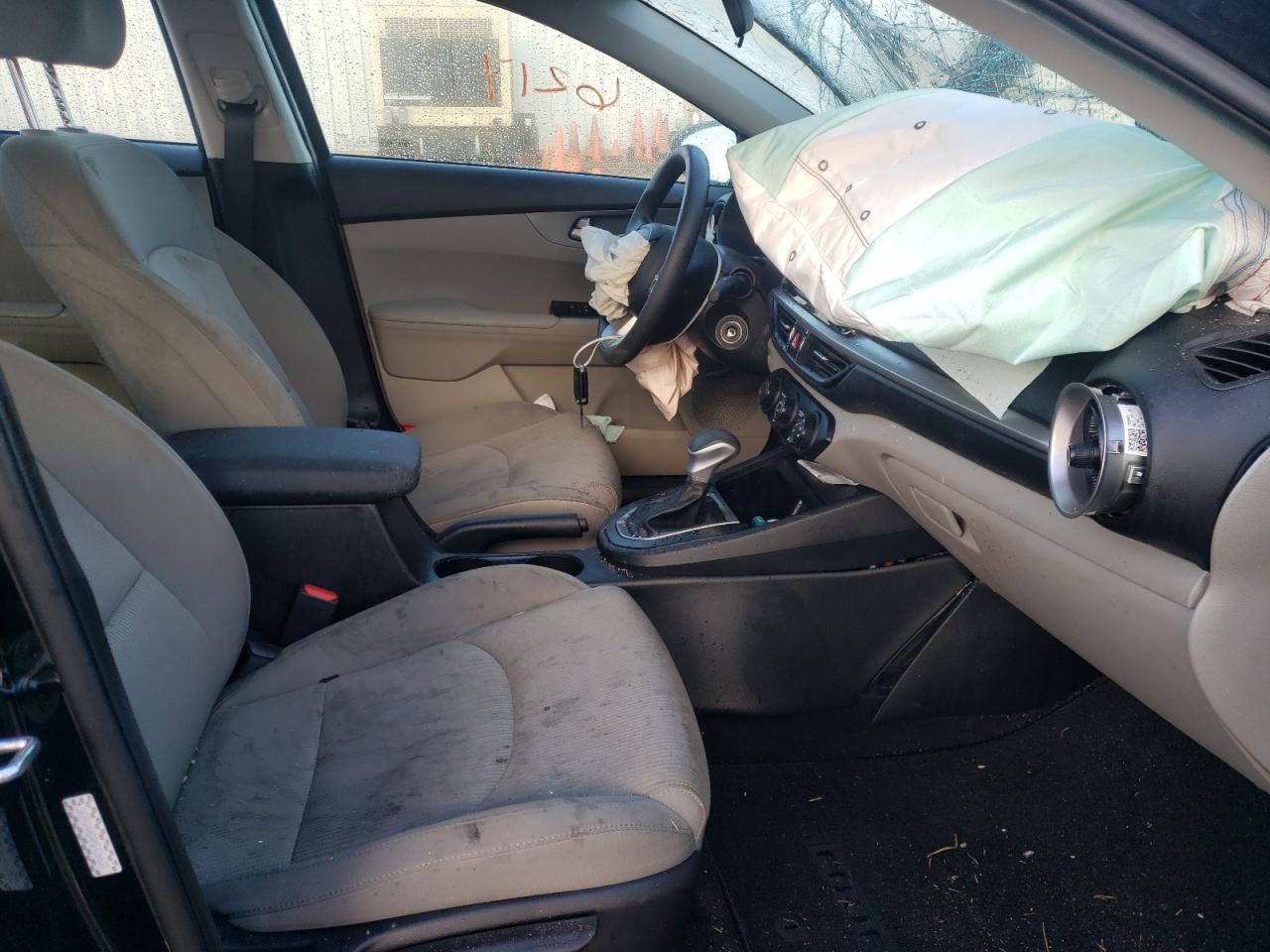 Photo 5 from auction – 2021 KIA FORTE FE with VIN 3KPF24AD4ME406633