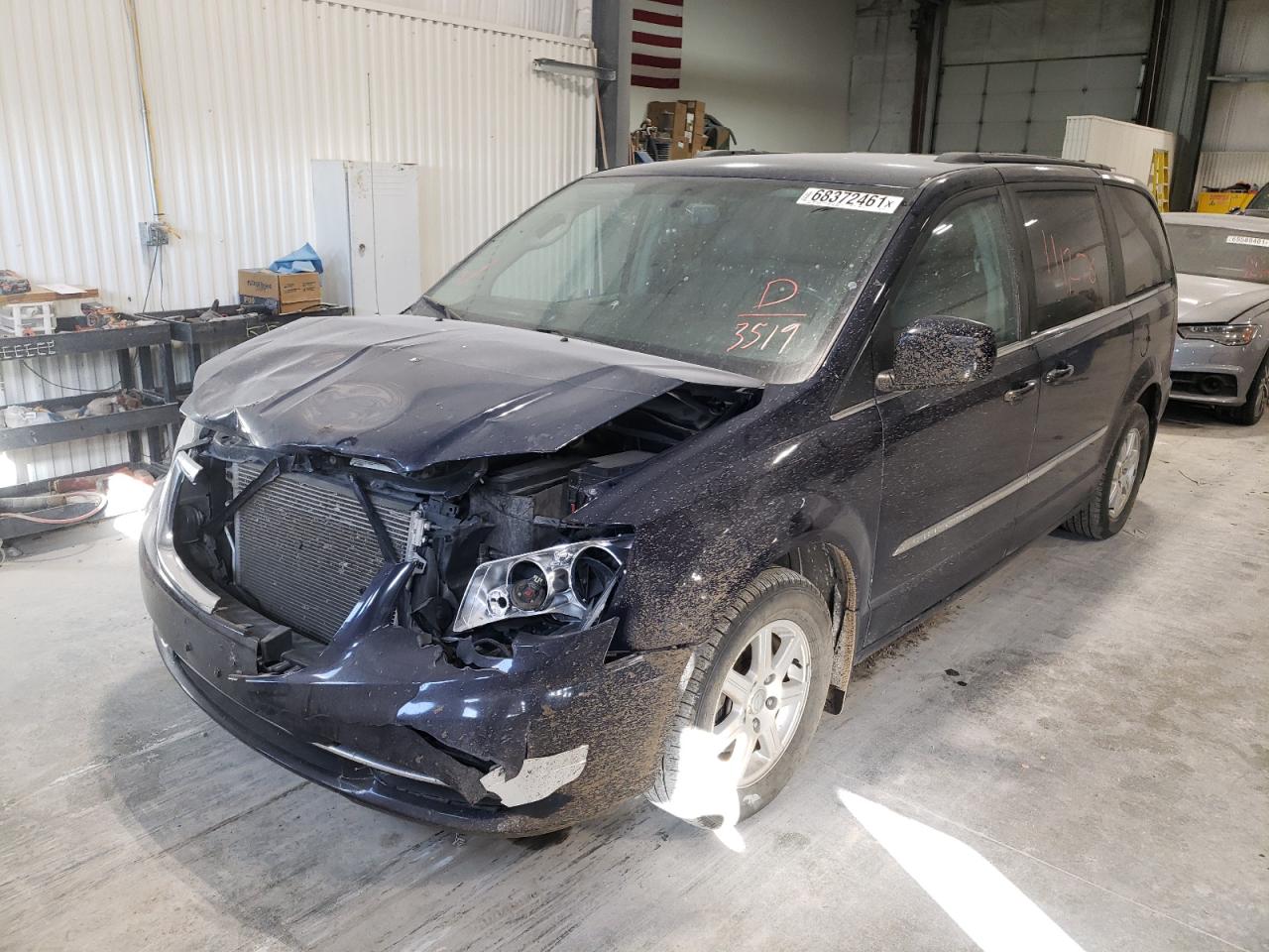 Photo 2 from auction – 2012 CHRYSLER TOWN & COU with VIN 2C4RC1BG8CR233519