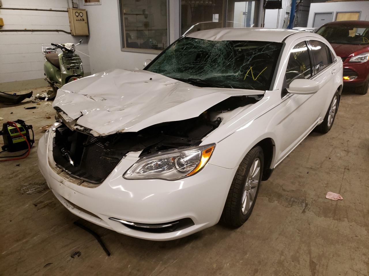 Photo 2 from auction – 2014 CHRYSLER 200 TOURIN with VIN 1C3CCBBB2EN178988