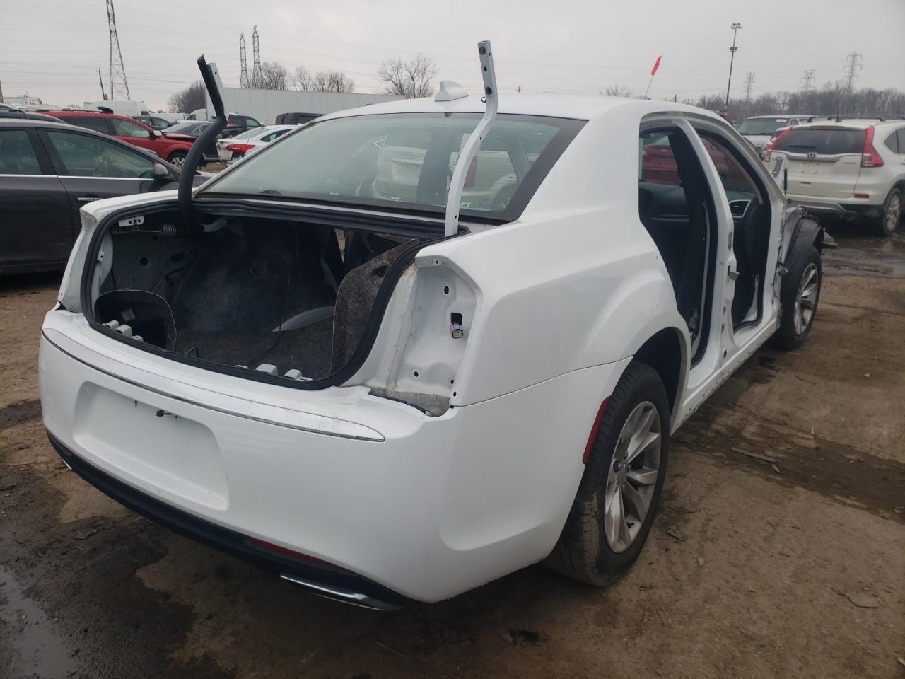 Photo 4 from auction – 2015 CHRYSLER 300 LIMITE with VIN 2C3CCAAG6FH797403