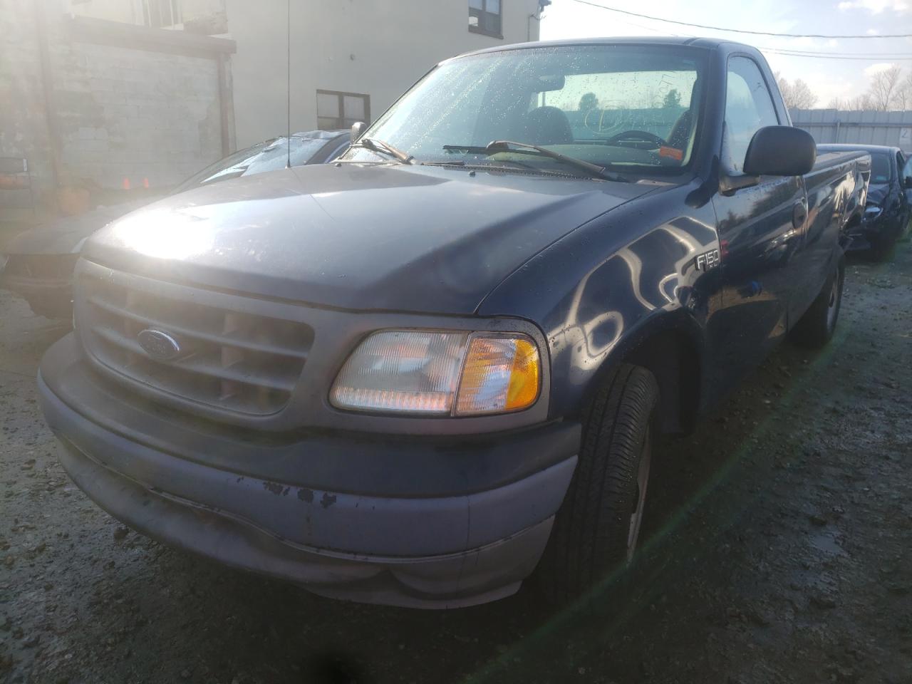 Photo 2 from auction – 2003 FORD F150 with VIN 1FTRF172X3NB50580