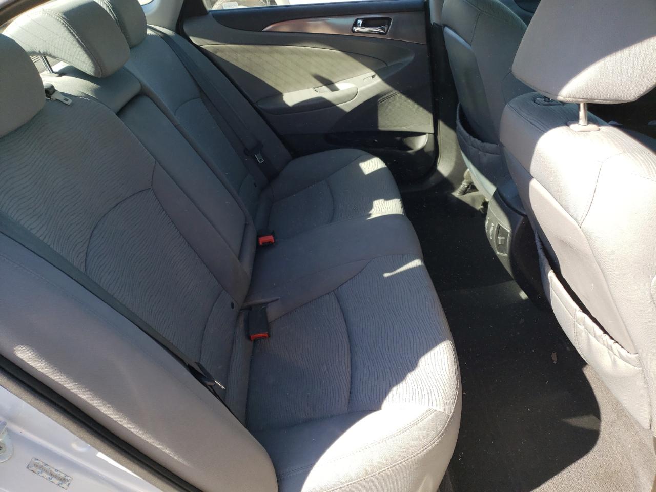 Photo 6 from auction – 2011 HYUNDAI SONATA HYB with VIN KMHEC4A43BA005823