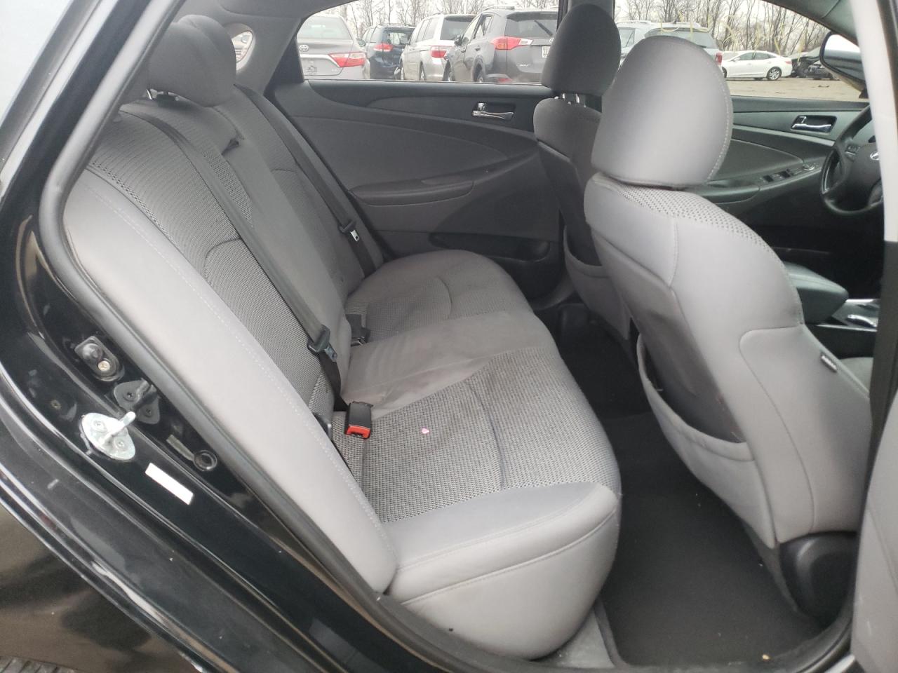 Photo 6 from auction – 2011 HYUNDAI SONATA with VIN 5NPEB4AC8BH041689