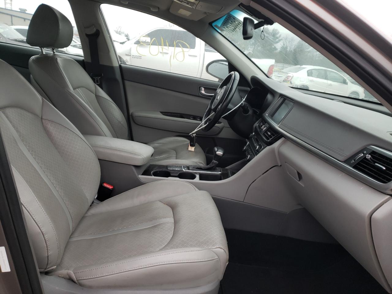 Foto 5 de la subasta – 2016 KIA OPTIMA EX con VIN 5XXGU4L33GG059164