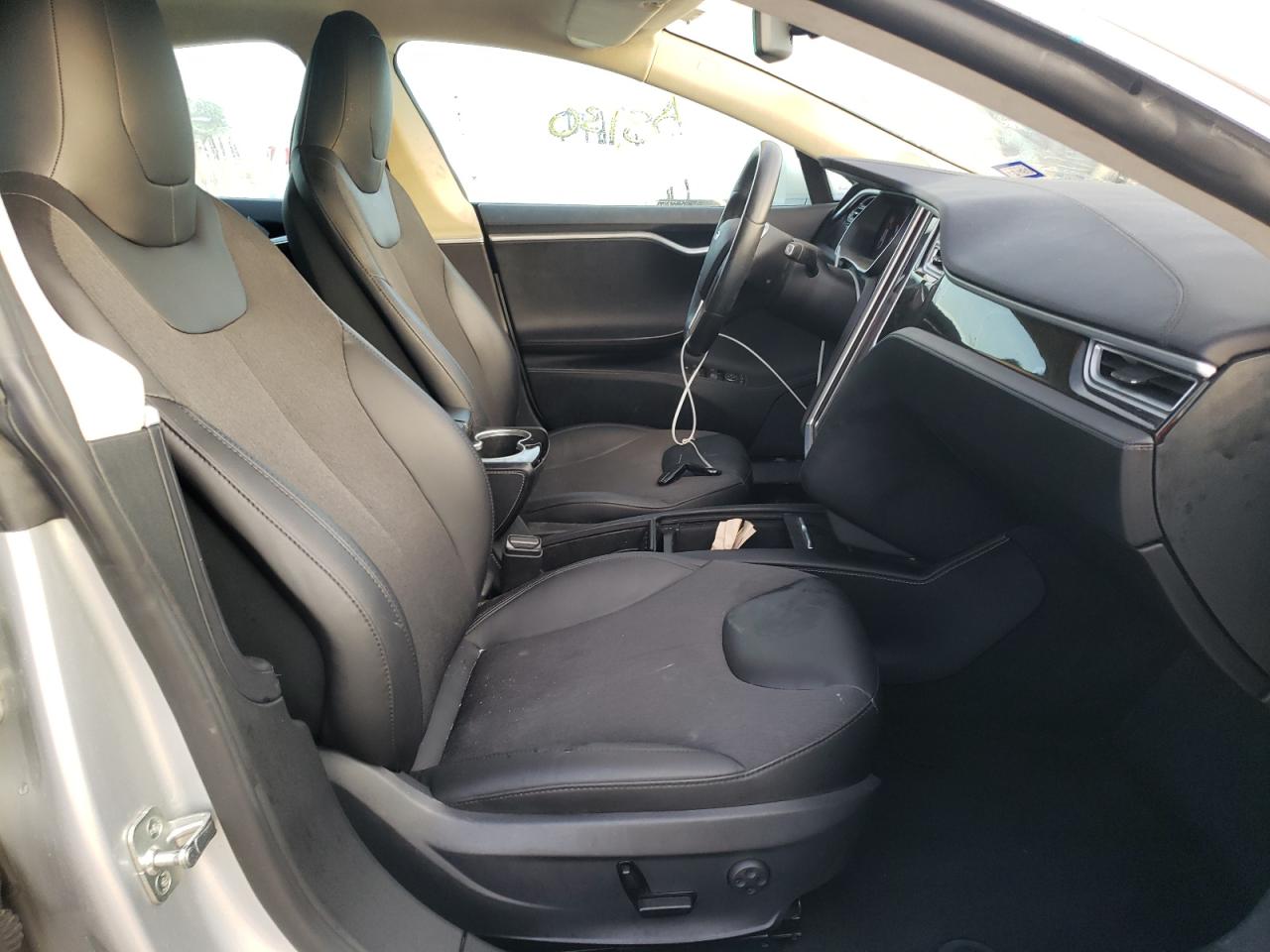 Photo 5 from auction – 2016 TESLA MODEL S with VIN 5YJSA1E15GF159010