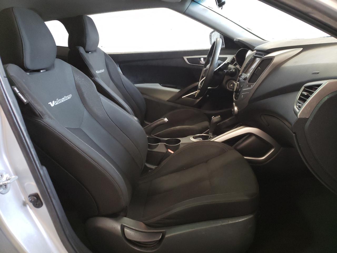 Photo 5 from auction – 2012 HYUNDAI VELOSTER with VIN KMHTC6ADXCU078870