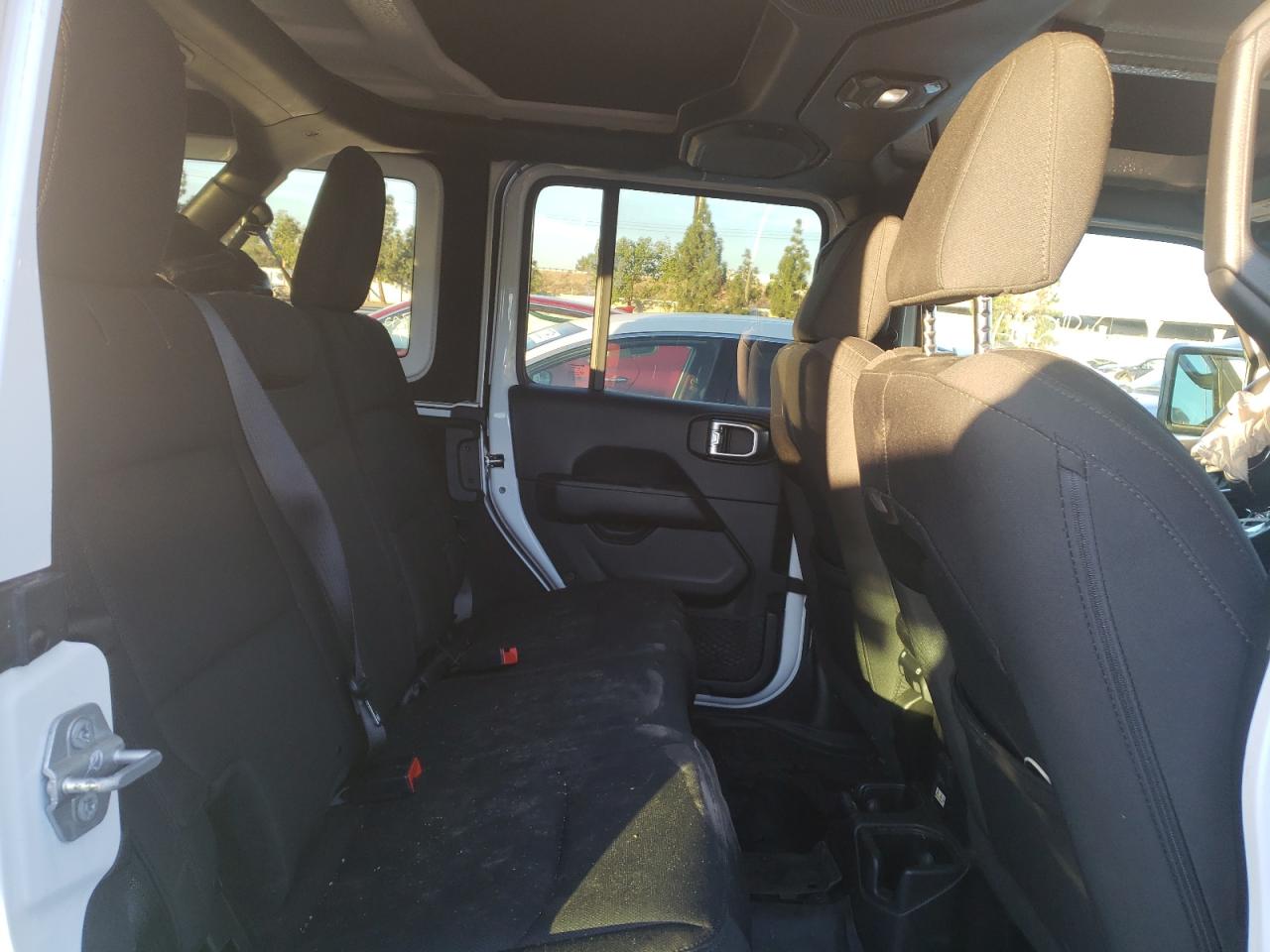Photo 6 from auction – 2018 JEEP WRANGLER U with VIN 1C4HJXEN5JW199042