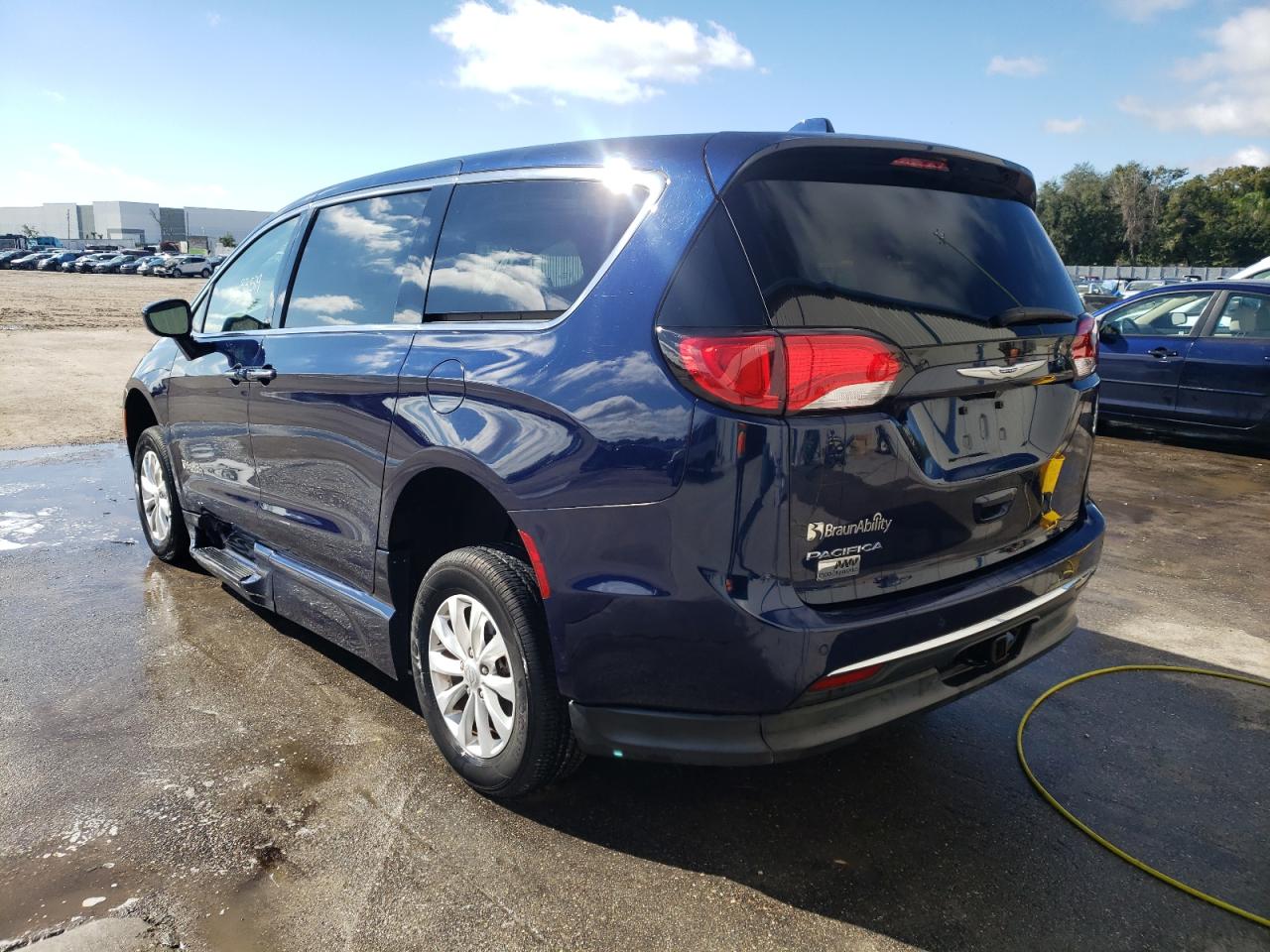 Photo 16 from auction – 2018 CHRYSLER PACIFICA T with VIN 2C4RC1FG7JR305818
