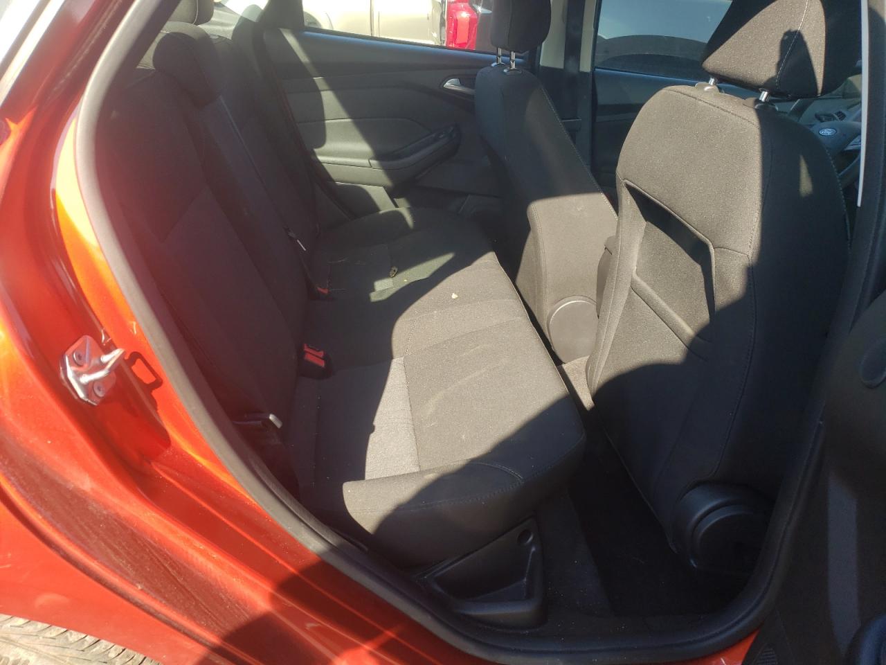 Photo 6 from auction – 2018 FORD FOCUS SEL with VIN 1FADP3H22JL291241