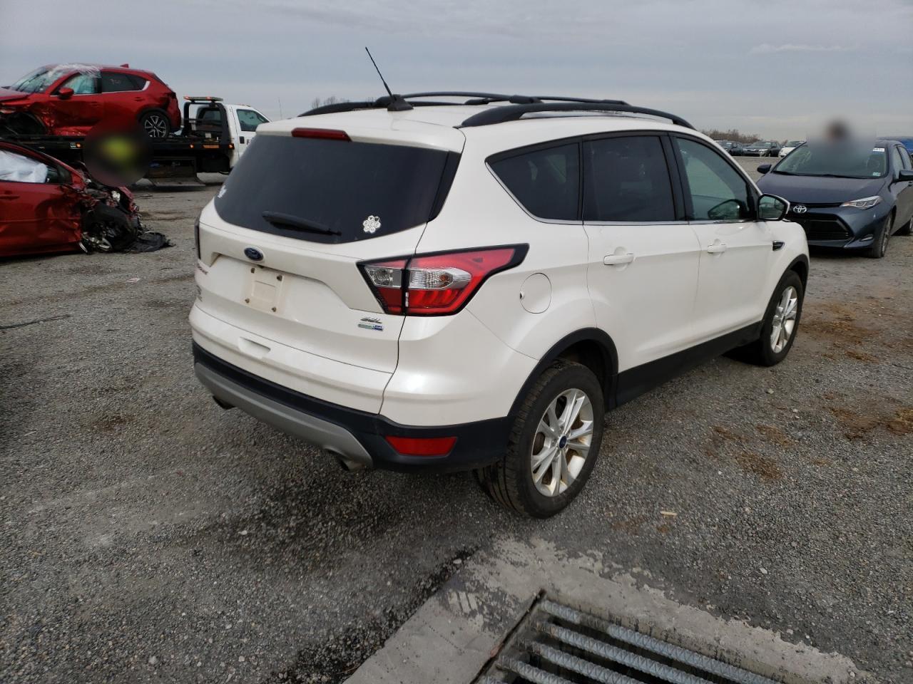 Photo 4 from auction – 2018 FORD ESCAPE SEL with VIN 1FMCU9HD1JUD30278