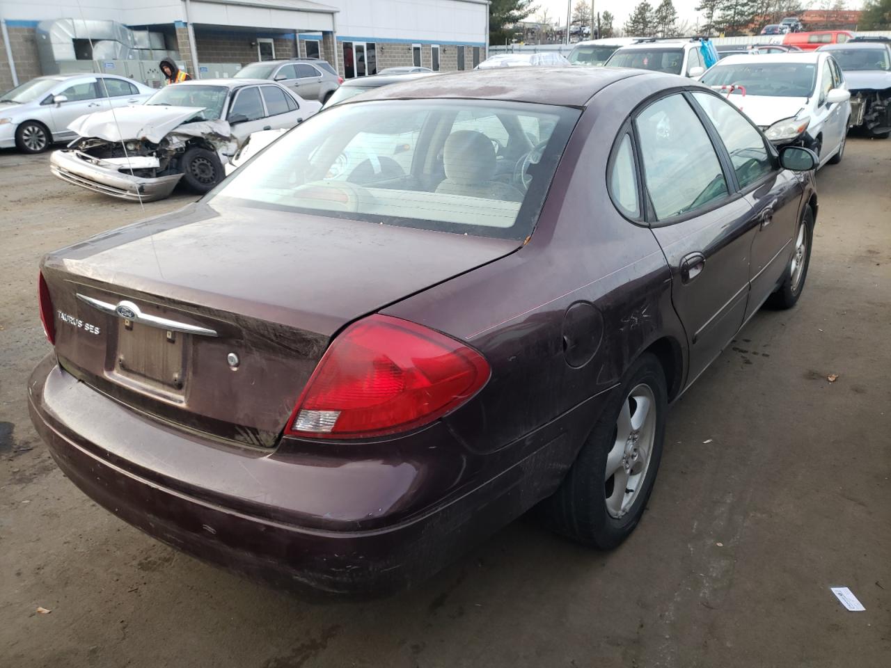 Photo 4 from auction – 2001 FORD TAURUS with VIN 1FAFP55U61G265065
