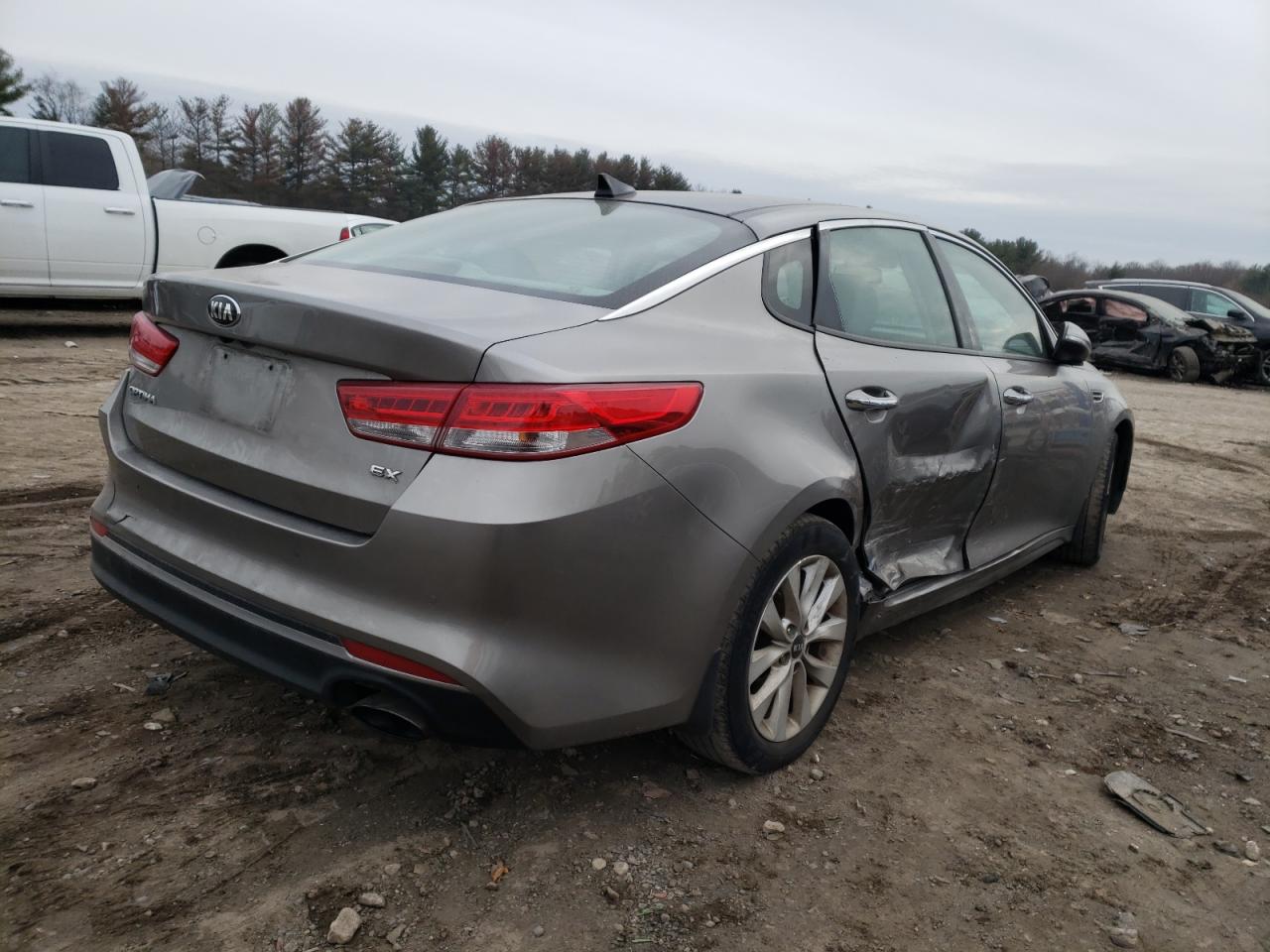 Photo 4 from auction – 2016 KIA OPTIMA EX with VIN 5XXGU4L33GG059164