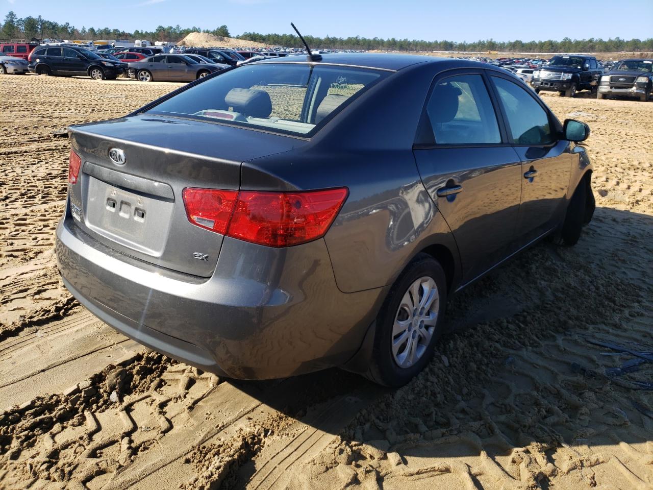 Photo 4 from auction – 2013 KIA FORTE EX with VIN KNAFU4A29D5724149