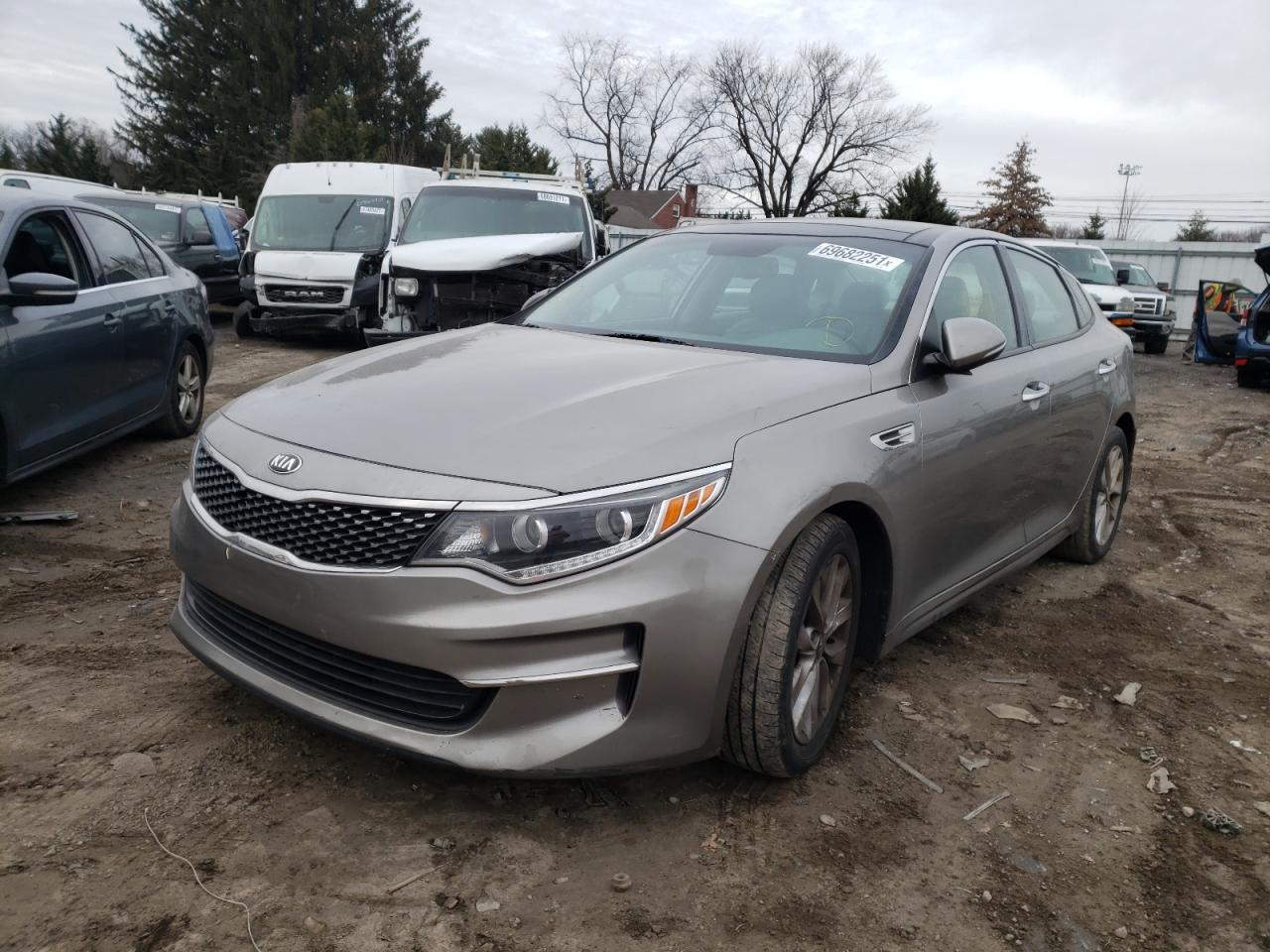 Photo 2 from auction – 2016 KIA OPTIMA EX with VIN 5XXGU4L33GG059164