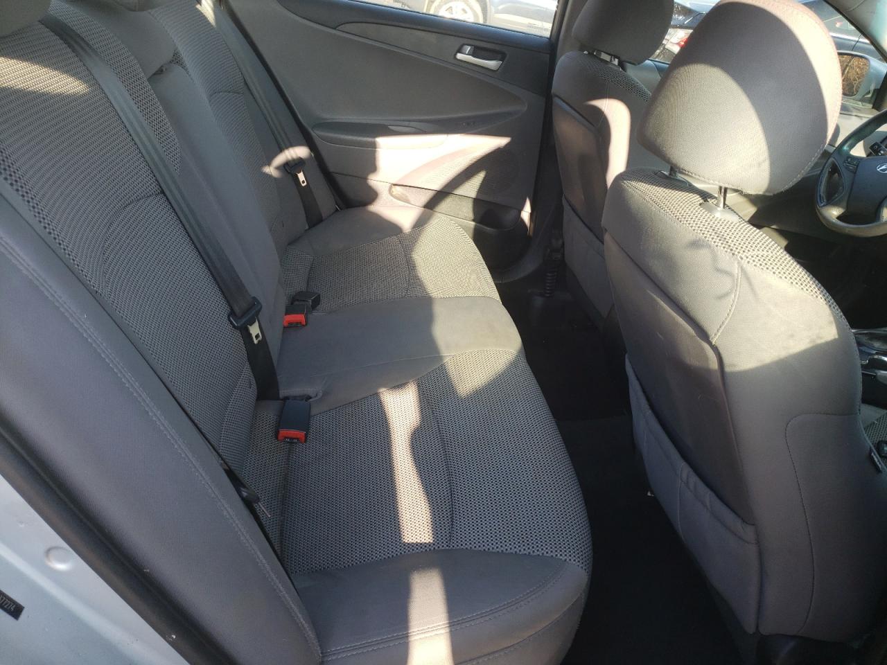 Zdjęcie 6 z aukcji – 2012 HYUNDAI SONATA GLS z VIN 5NPEB4AC2CH377274
