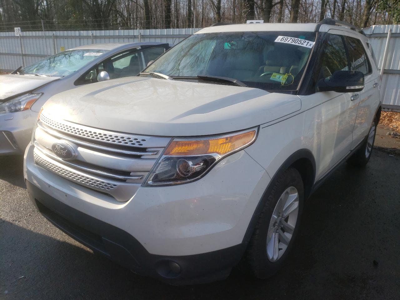 Photo 2 from auction – 2011 FORD EXPLORER X with VIN 1FMHK7D81BGA85913