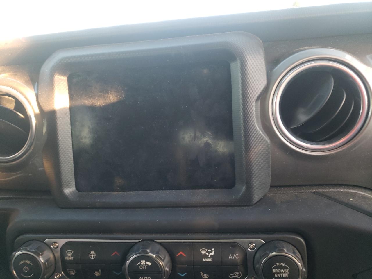 Photo 9 from auction – 2018 JEEP WRANGLER U with VIN 1C4HJXEN5JW199042