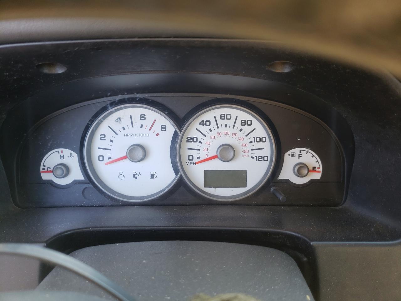 Photo 8 from auction – 2005 FORD ESCAPE XLT with VIN 1FMYU93175KB50629