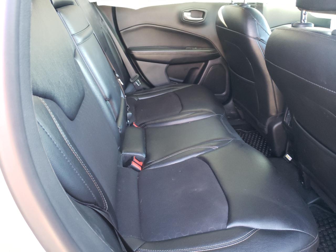 Photo 6 from auction – 2018 JEEP COMPASS LA with VIN 3C4NJDBB5JT393104
