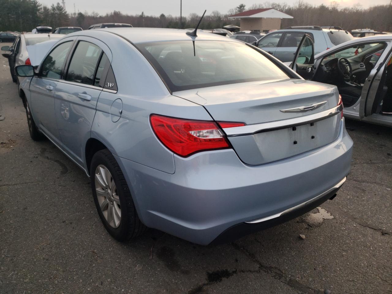 Photo 3 from auction – 2013 CHRYSLER 200 TOURIN with VIN 1C3CCBBBXDN702208