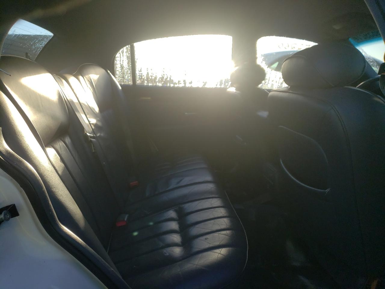 Photo 6 from auction – 1998 LINCOLN TOWN CAR E with VIN 1LNFM81W7WY662454