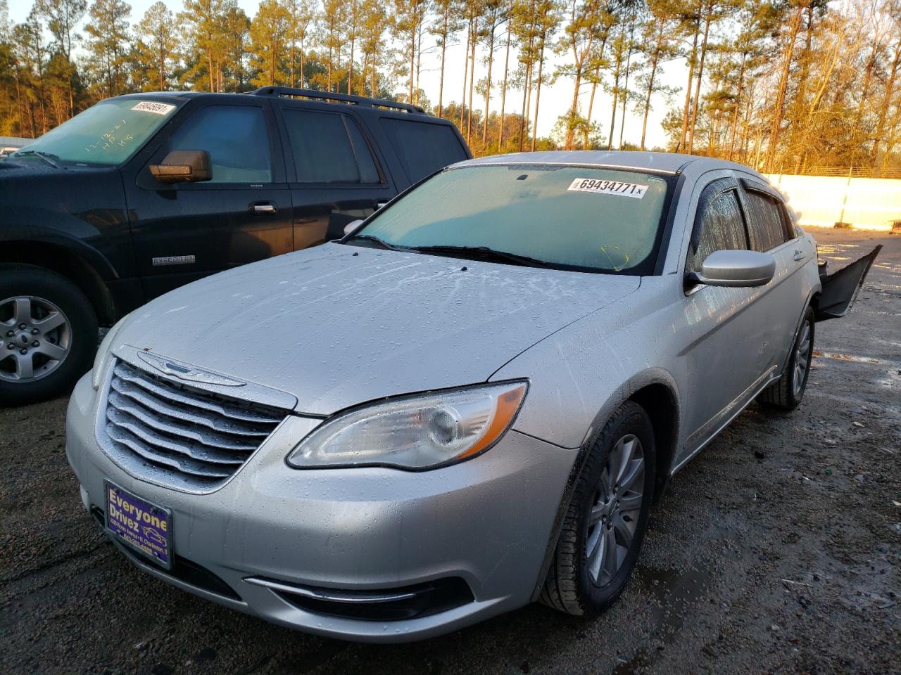 Photo 2 from auction – 2012 CHRYSLER 200 TOURIN with VIN 1C3CCBBB5CN127434