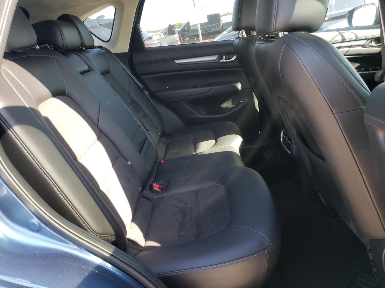 Photo 6 from auction – 2019 MAZDA CX-5 TOURI with VIN JM3KFACM5K1638521