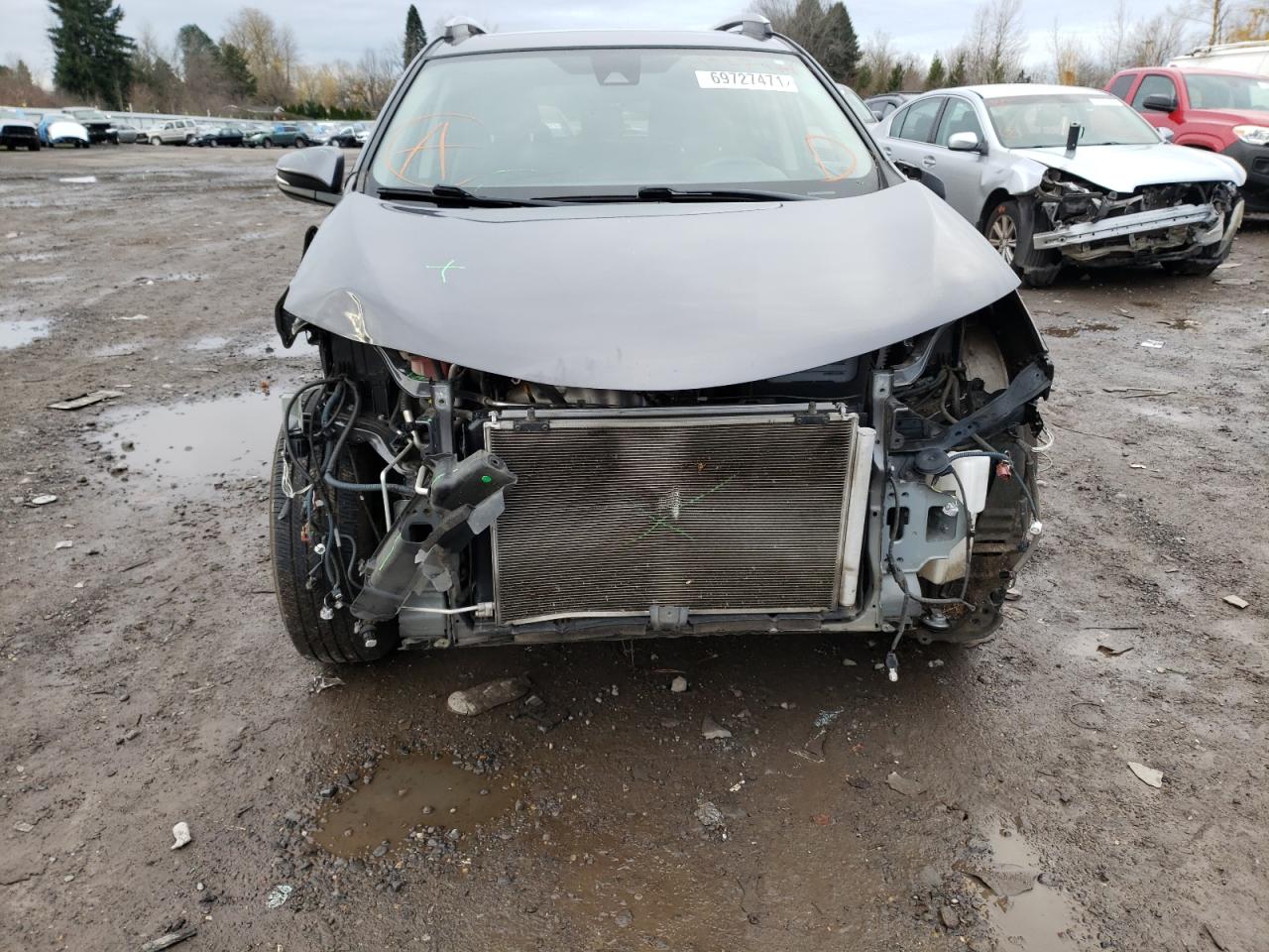 Photo 9 from auction – 2017 TOYOTA RAV4 XLE with VIN JTMRFREV3HJ116779