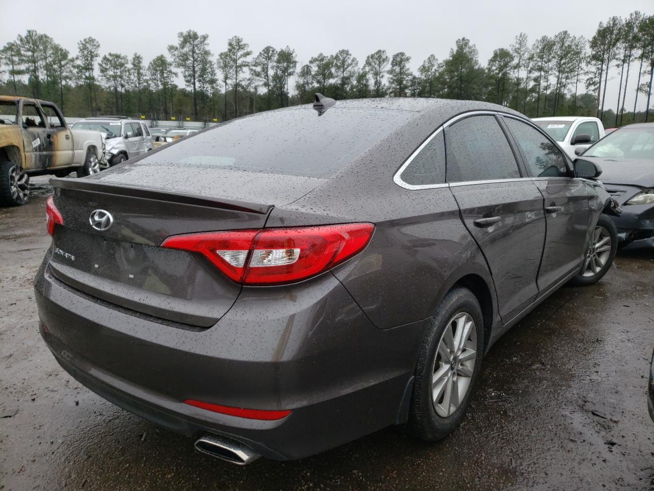 Photo 4 from auction – 2015 HYUNDAI SONATA SE with VIN 5NPE24AF3FH161108
