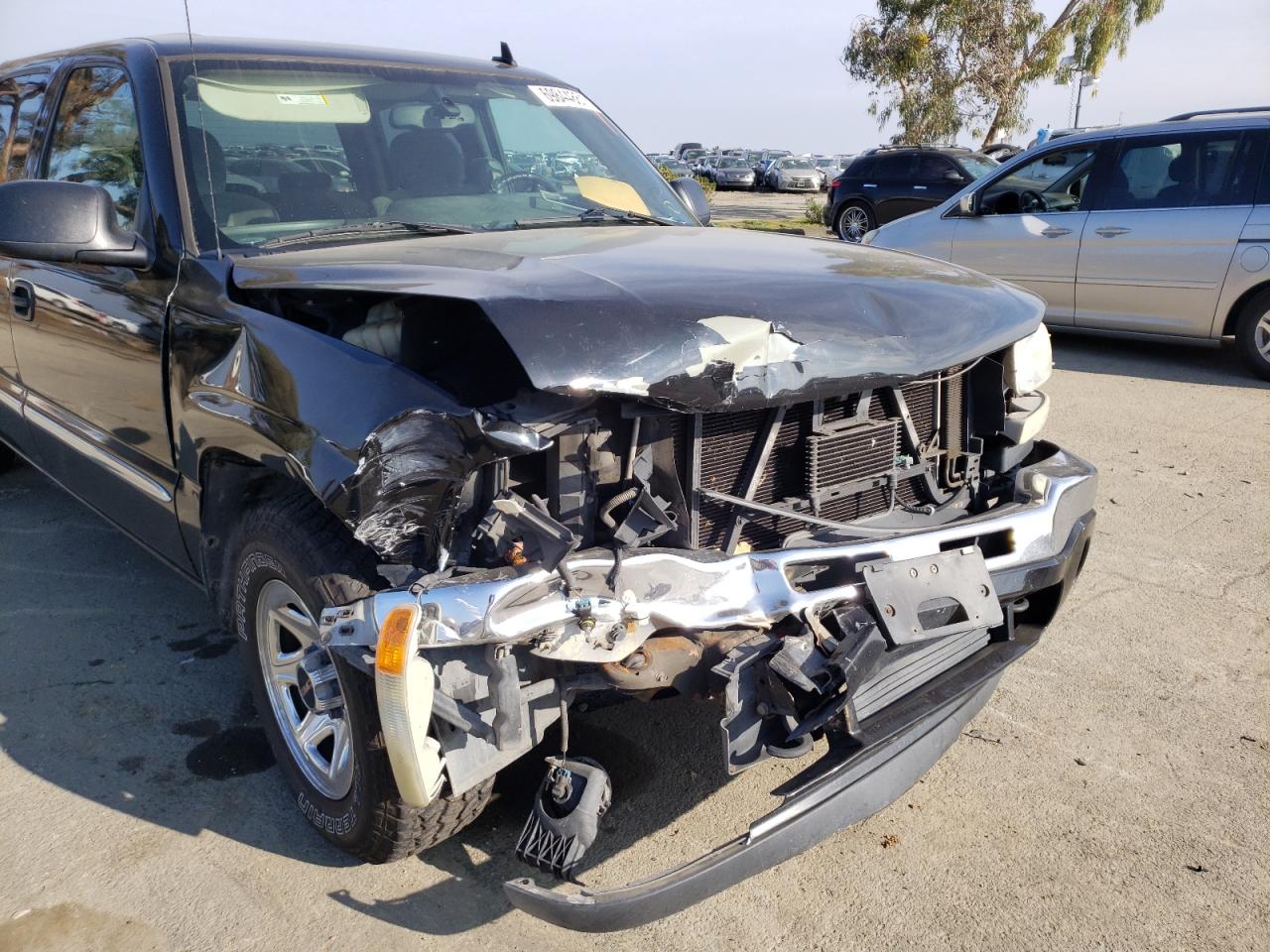 Photo 9 from auction – 2006 GMC NEW SIERRA with VIN 2GTEK13Z261271929