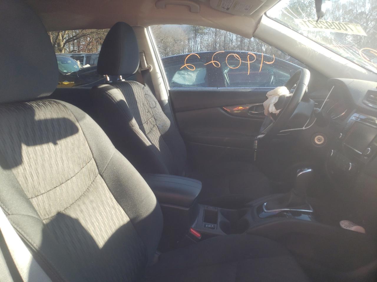 Photo 5 from auction – 2019 NISSAN ROGUE S with VIN 5N1AT2MT7KC744591