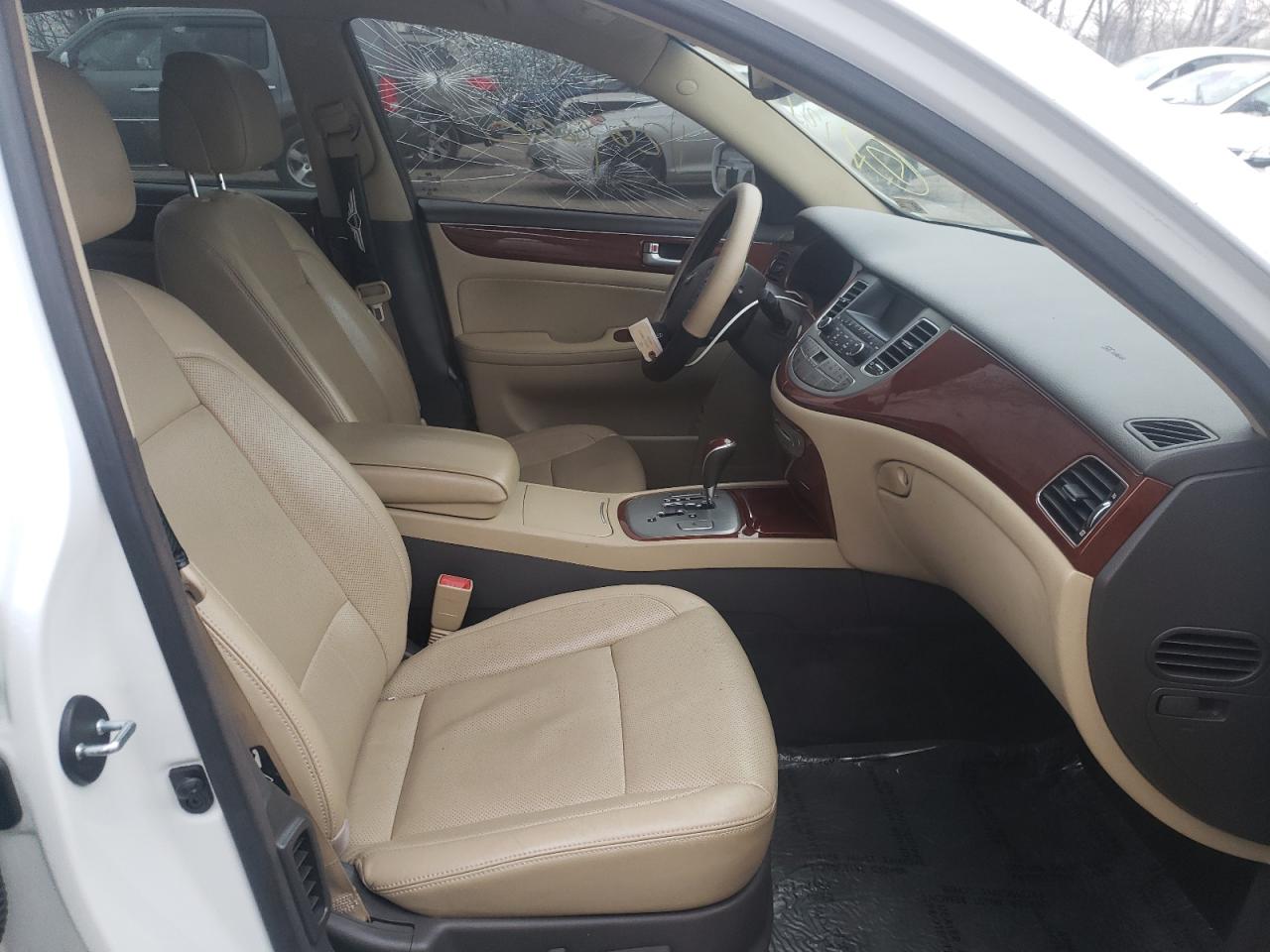 Photo 5 from auction – 2012 HYUNDAI GENESIS 3. with VIN KMHGC4DD7CU183769