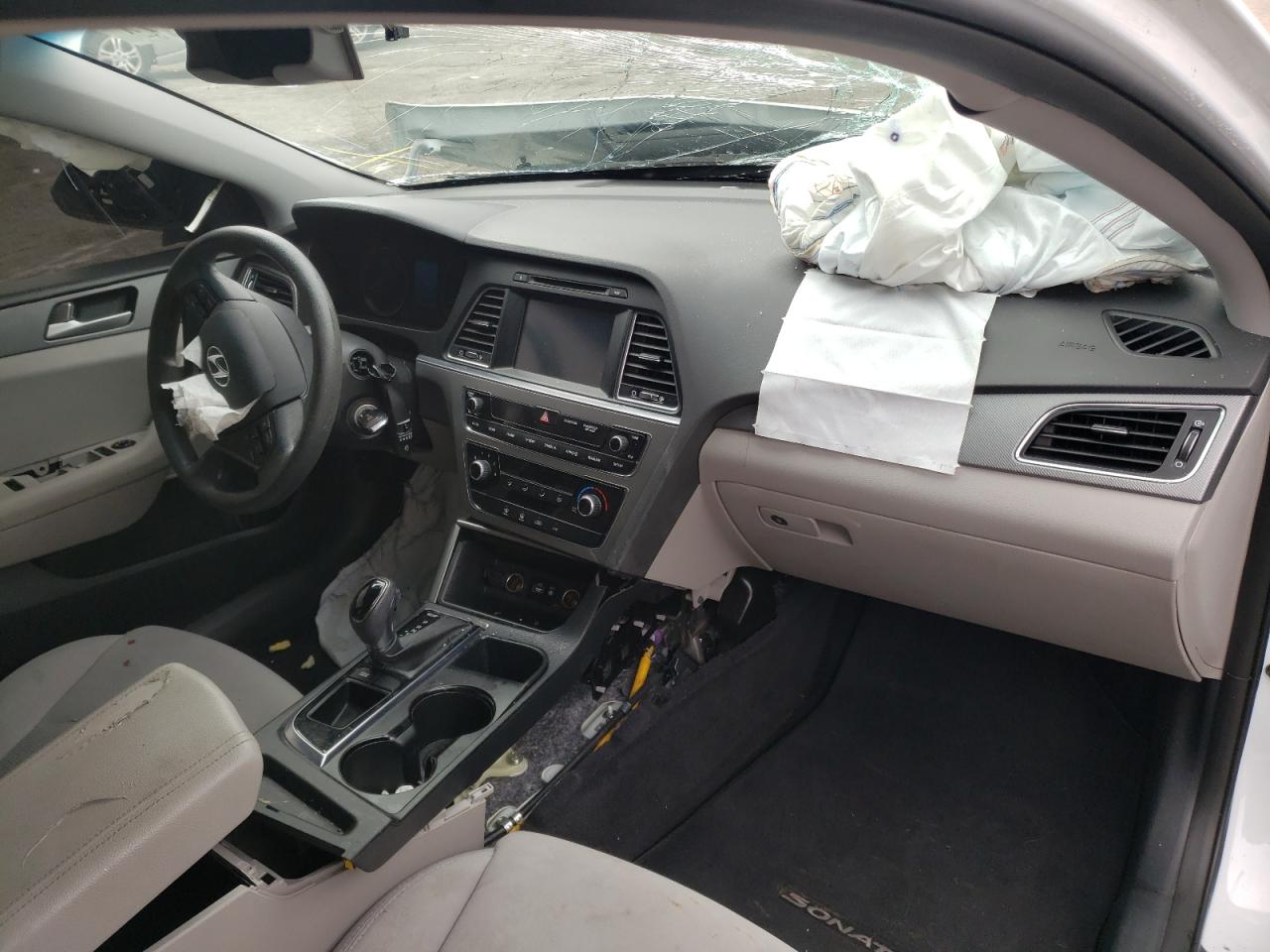 Photo 9 from auction – 2016 HYUNDAI SONATA SE with VIN 5NPE24AF4GH320302