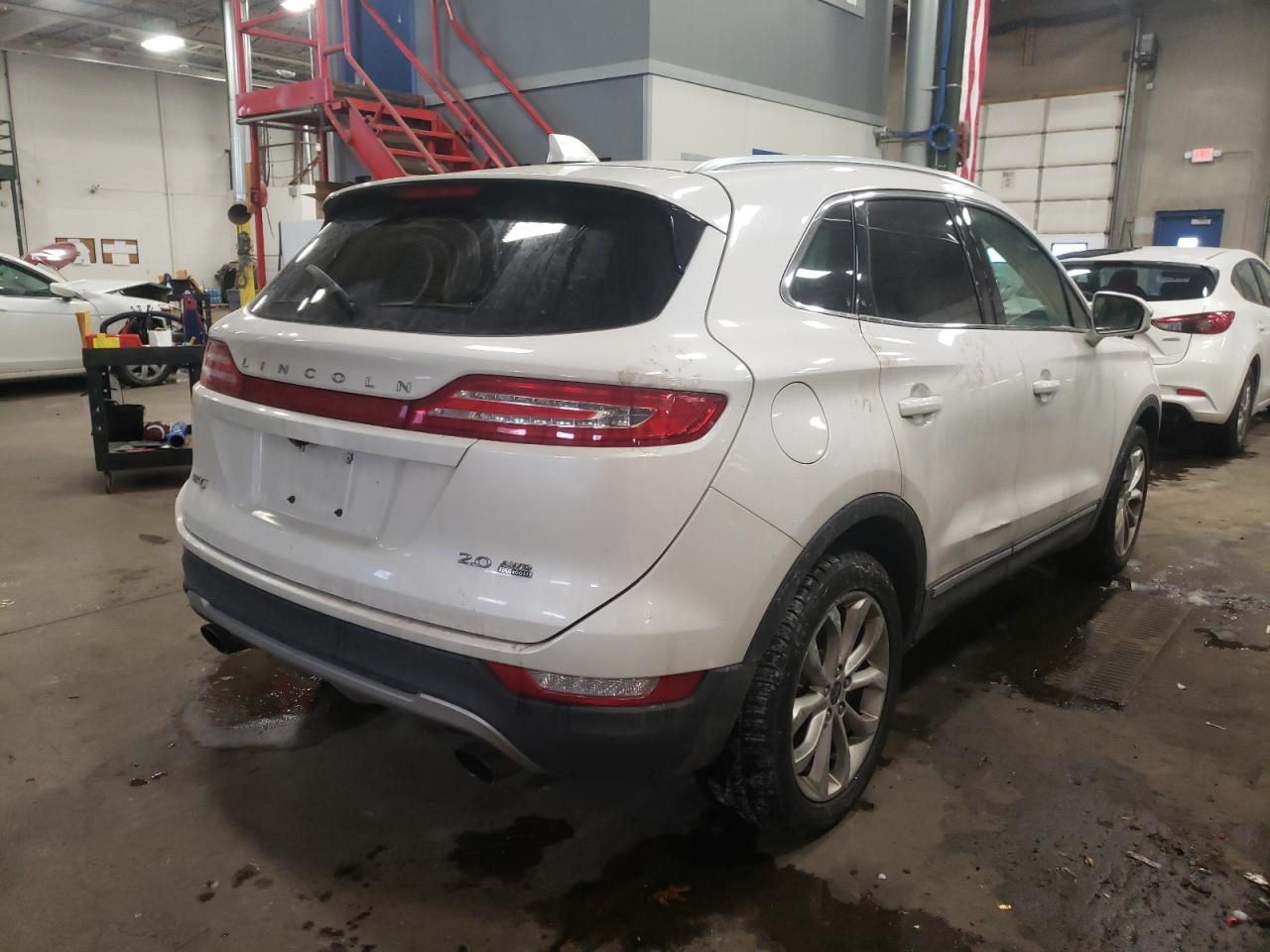 Photo 4 from auction – 2015 LINCOLN MKC with VIN 5LMCJ2A93FUJ02678